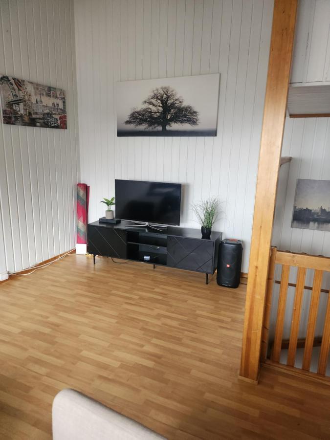 Apartment By The Lakeside Tromso Exterior photo