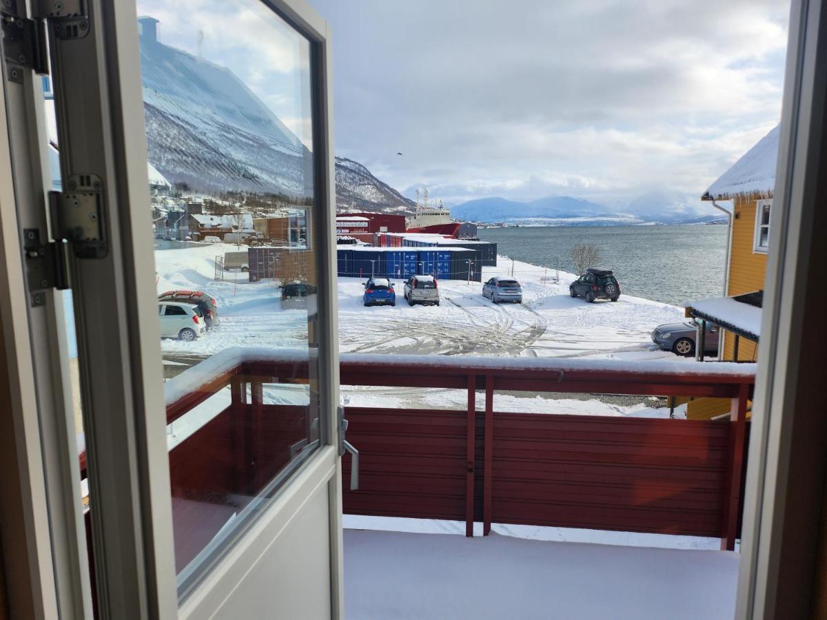 Apartment By The Lakeside Tromso Exterior photo